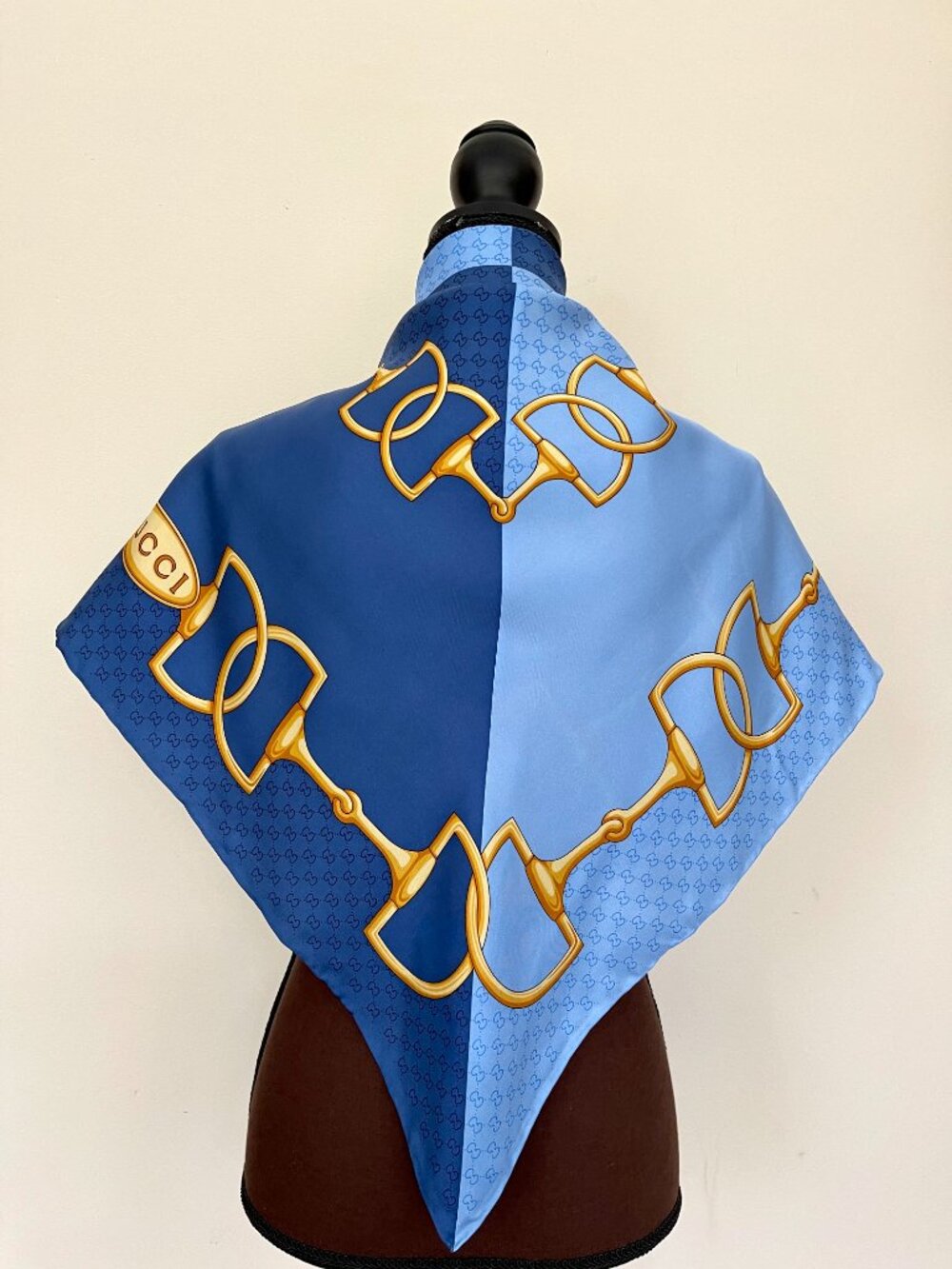 Display #4 Gucci Equestrian Horsebit Blue with Gold Silk Scarf - Picture 6 of 14
